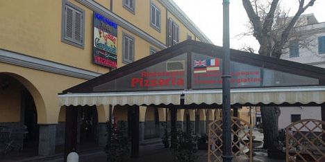 Porto Torres, ladro nella notte. Furto in Pizzeria Piazza Garibaldi