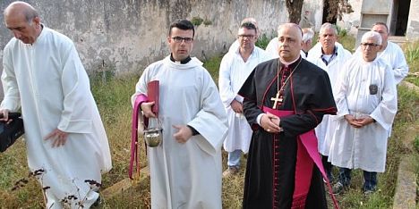 pellegrinaggio nella chiesa di Cala d'Oliva