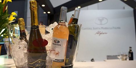 The Drink Business premia l´Akènta