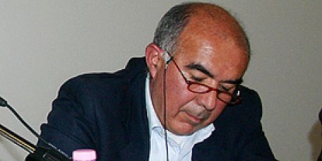 SASSARI - Carlo Sechi per la prima volta parla in tribunale nel processo che vede a giudizio numerosi amministratori del Comune di Alghero degli anni a ... - 468x234_carlo_sechi_24356